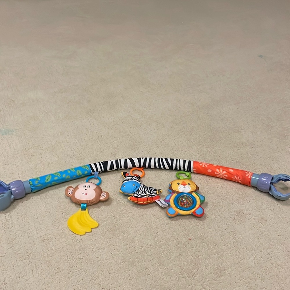 Sozzy carseat play mobile. LIKE NEW!